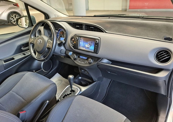 Toyota Yaris cena 55900 przebieg: 130485, rok produkcji 2016 z Kraków małe 529